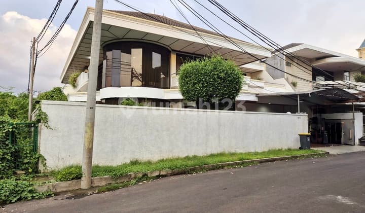 Rumah Area Premium 2 Lantai Di Amandole, Tomang Jakarta Barat
