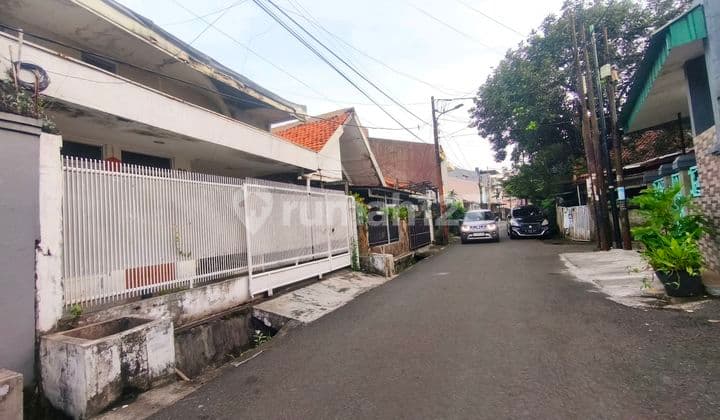 2-Storey House Ready for Renovation with New Canopy in Tanjung Duren, West Jakarta