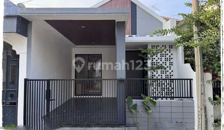Modern Compact House Lokasi Griya Asri Pakuwon City !!