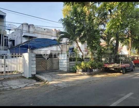 Rumah Minimalis Desain Unik Lokasi Jalan Kecilung Surabaya !!