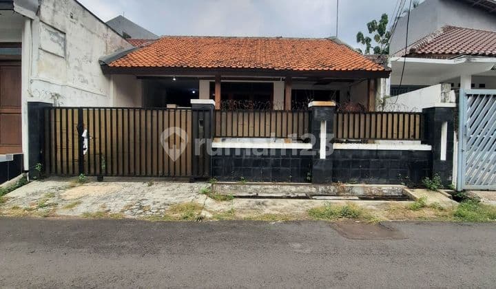 Rumah cilandak jaksel hitung tanah lokasi nyaman jalan lebar