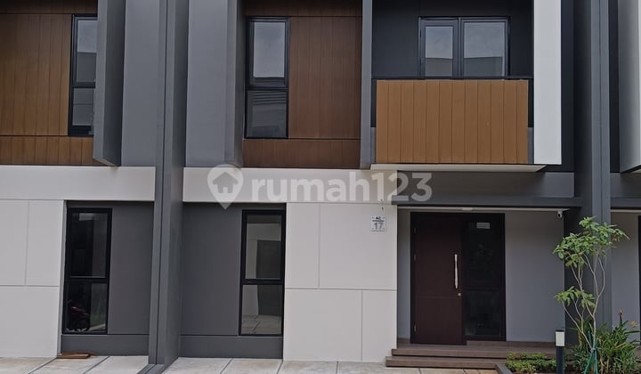 Rumah Brand New Summarecon Crown Gading