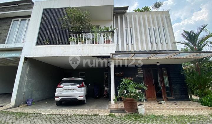 Rumah 3 Lantai di Lebak Bulus dekat ke MRT, Jakarta Selatan