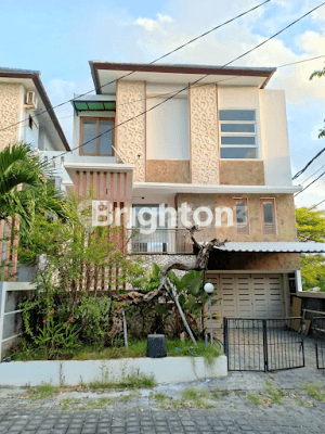 RUMAH LENGKAP DENGAN POOL DINUSA DUA