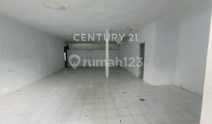 Rumah Tua Lokasi Strategis di Jakarta Timur Jalan Lebar Tdk Kumuh