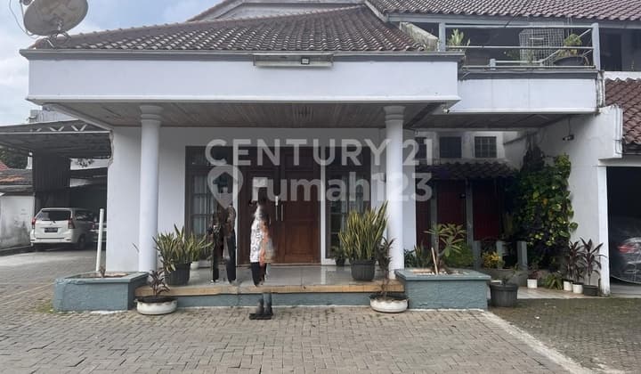 Largest House Suitable for Office or Boarding Business in Pejaten, South Jakarta