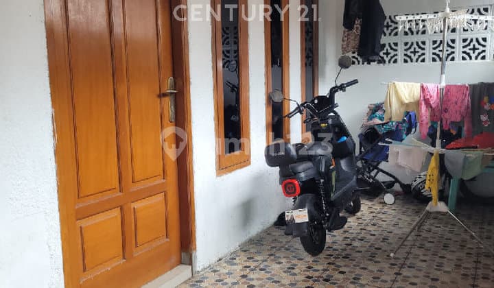 Good Location House in Kramat, Central Jakarta