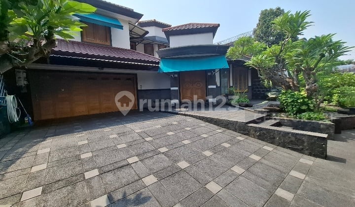 Grand Elegant Villa-Style House in South Kayu Putih