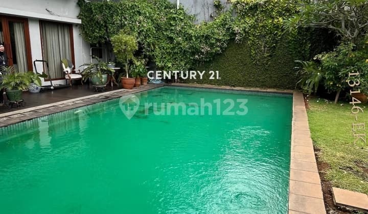 Dijual Exclusive Rumah Ada Kolam Renang Di Kebayoran Bintaro