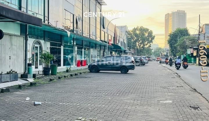 Ruko 3 Lantai Sudah Renovasi Siap Pakai di Kebayoran Bintaro