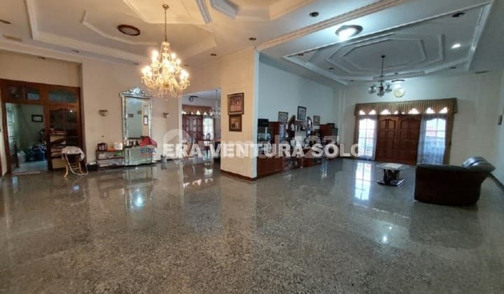 Rumah Mewah Tengah Kota Solo