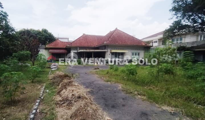 Rumah Strategis Tengah Kota Solo