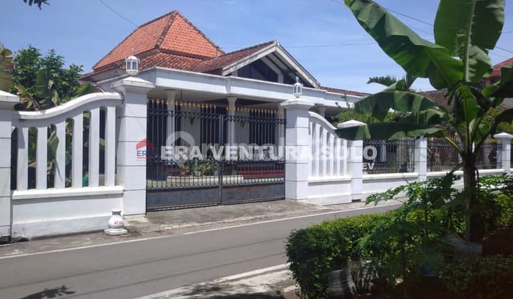 Rumah Mewah Strategis Gajahan Colomadu