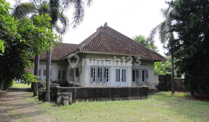 Rumah Lama Etnik Belanda Terawat Karanganyar Kota