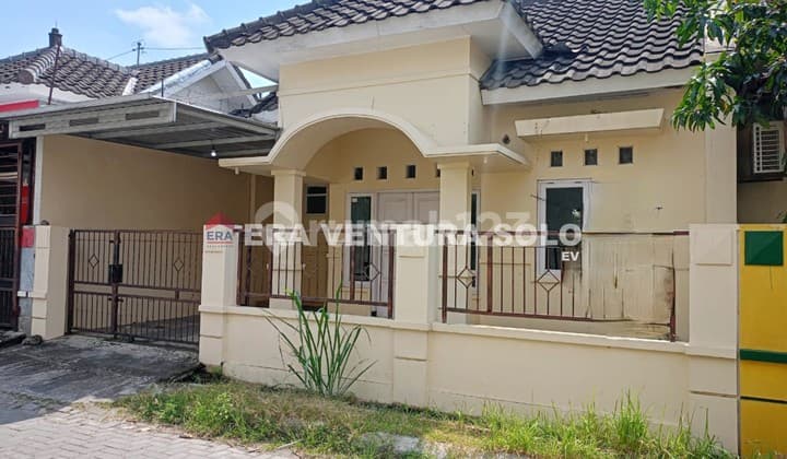 Rumah Strategis Siap Huni Jajar Solo