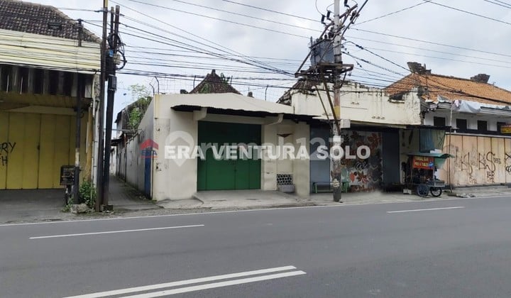 Rumah Lama Kawasan Bisnis Laweyan Solo