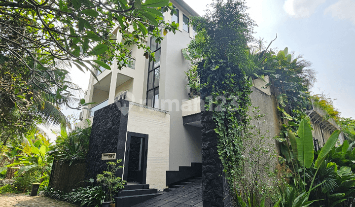 Townhouse Mewah area Lebak Bulus Riverville Siap huni