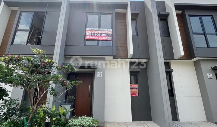 For Rent: Regia Summarecon Crown Gading House Type 5x11, Harapan Indah, Bekasi