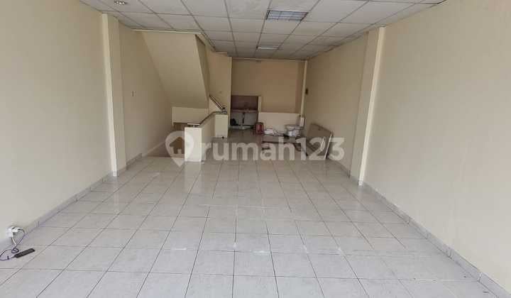 Ruko Pik Lokasi Strategis Kondisi Rapi Siap Pakai