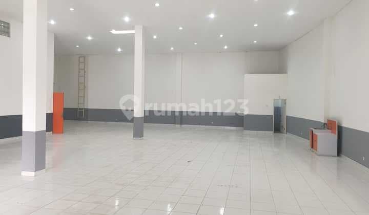 Gudang Srengseng Posisi Pinggir Jalan Raya