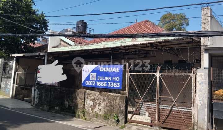 Dijual Rumah Tua Kebon Kacang Row Jalan Luas Cocok untuk Usaha