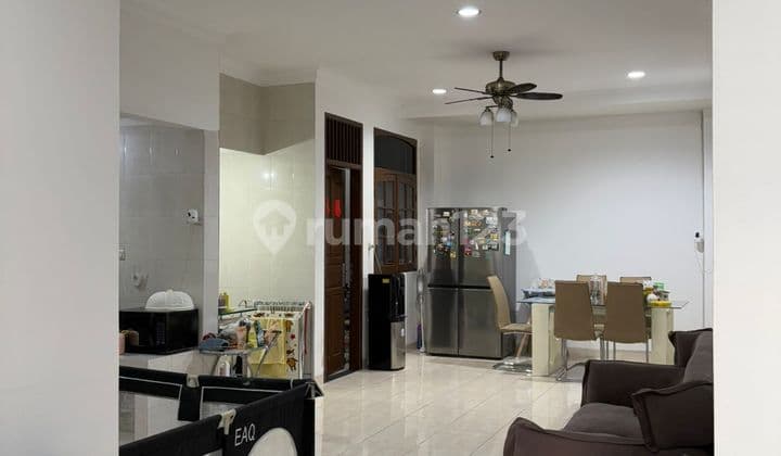 FOR SALE CITRA GARDEN HOUSE ROW 2-CAR STREET SEMI-FURNISHED
