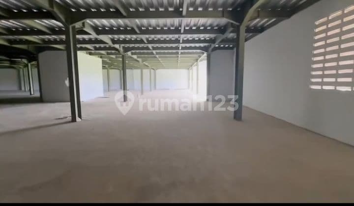 Warehouse for Sale in Tangerang with Industrial Permit, Busy Location