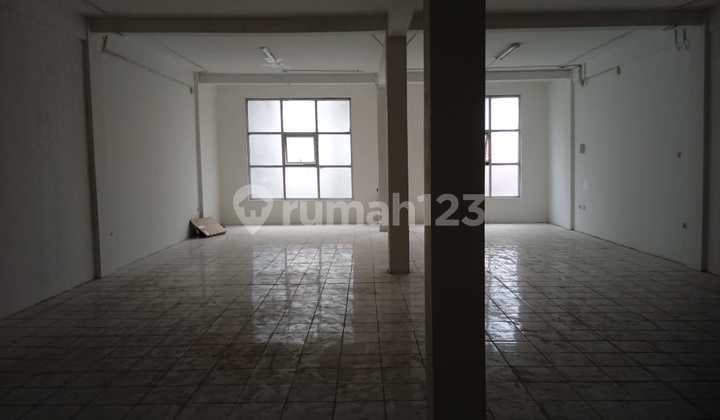 Disewakan Ruko Petojo Ada Basement Kondisi Rapih