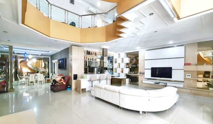 FOR SALE LUXURY READY-TO-OCCUPY HOUSE IN KELAPA GADING