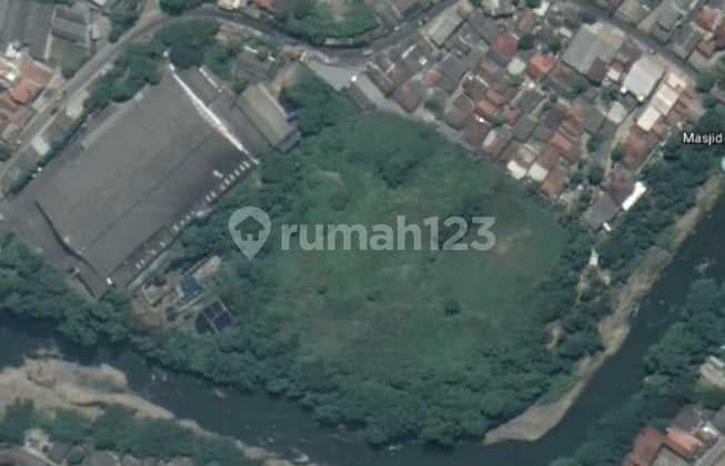 Warehouse for Sale in Cileungsi, Busy and Strategic Location