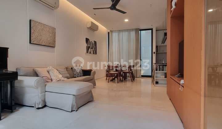 Disewakan Rumah Muara Karang Kondisi Bagus Ada Kolam