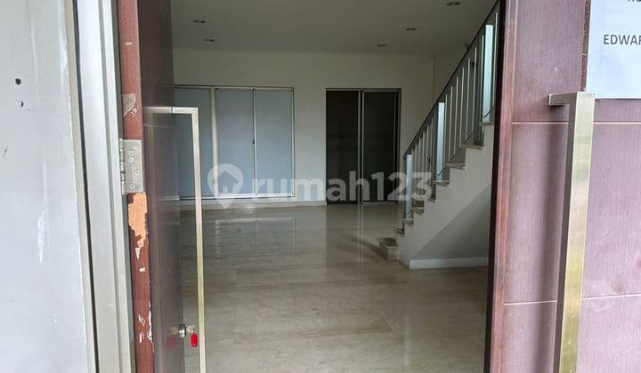 FOR SALE BEACHFRONT HOUSE IN PANTAI INDAH KAPUK FULL MARBLE READY TO OCCUPY