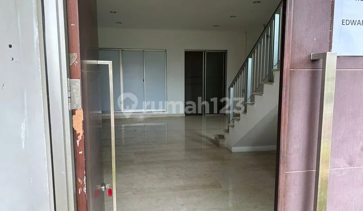 DIJUAL DIBAWAH HARGA PASAR /RUMAH PANTAI INDAH KAPUK FULL MARMER SIAP HUNI