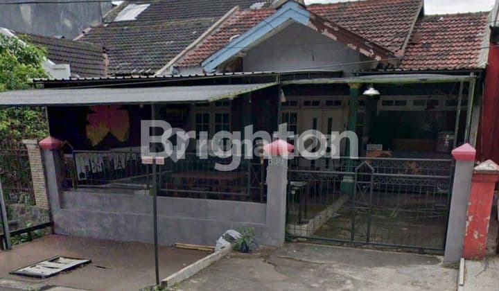 RUMAH UNTUK USAHA DEKAT PINTU TOL SAWOJAJAR