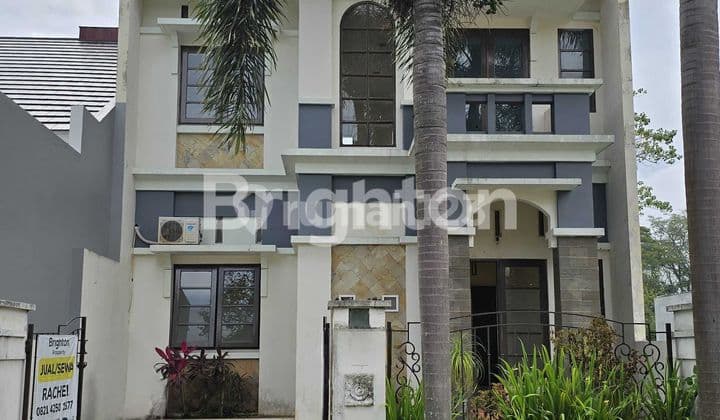 RUMAH 2 LANTAI ARAYA MALANG