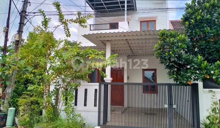 Dijual Rumah Free Kanopi Atas Bawah di Puri Indah Lestari Sidoarjo