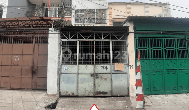 Ruko Pinggir Jalan Di Jl. Laksa I Tambora. Cocok Untuk Usaha.