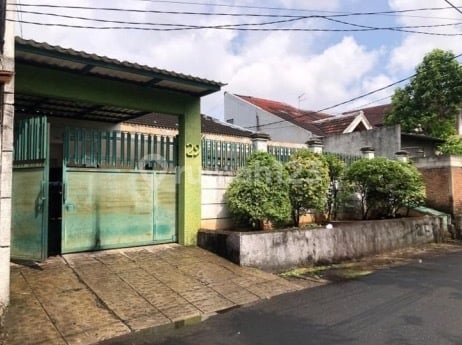 Rumah Strategis & Murah Di Jl. Jeruk Manis Kebon Jeruk.
