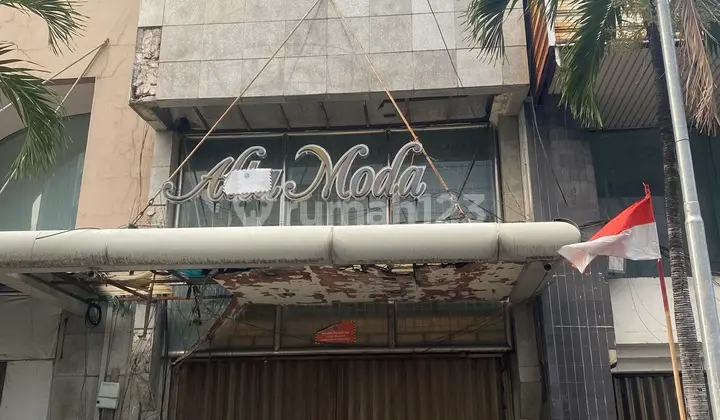 Ruko Di Pasar Baru. Lokasi Strategis Cocok Untuk Usaha.