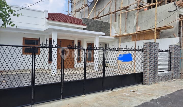 Dijual Rumah Bagus Di Jl. Damai/jl. H. Nirin.