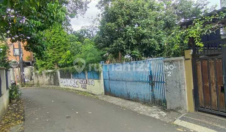 Rumah Dengan Tanah Luas Di Jl. Jaha Pasar Minggu.