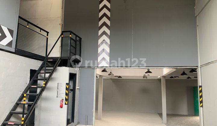 Gudang 1260 M², 7 Menit ke Daan Mogot, Murah, Strategis, Bebas Banjir