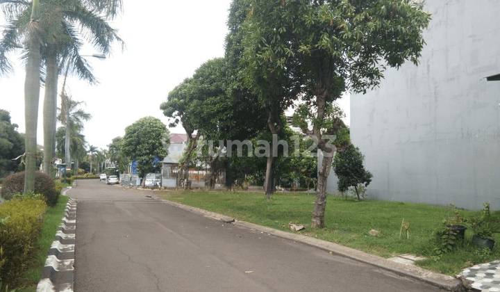 Dijual Kavling 12x25 Hoek Barat utara