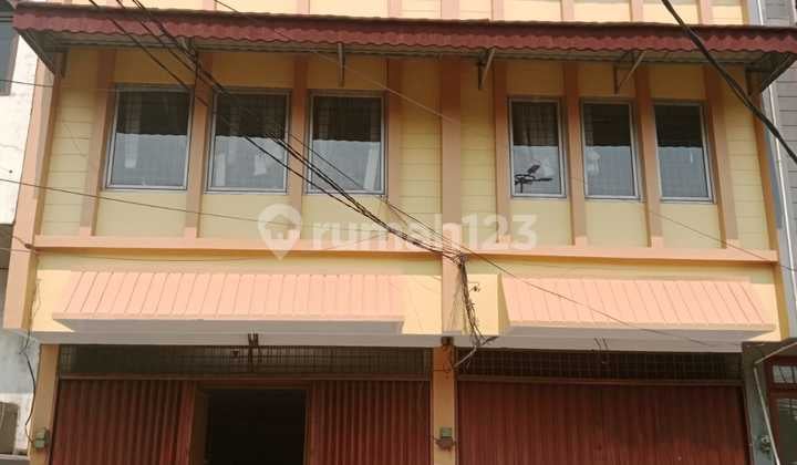 ruko 2 gandeng di jalan raya tubagus angke