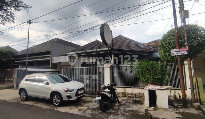 Well-Maintained Favorite House Wing Riau Bandung