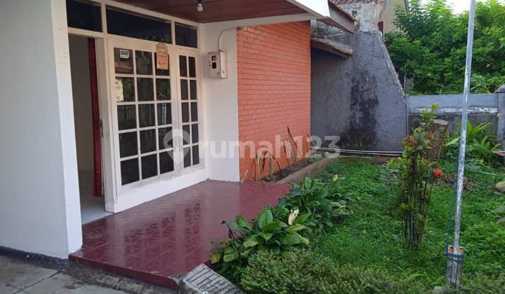 Rumah Lama di Suryalaya Turangga Buahbatu Bandung