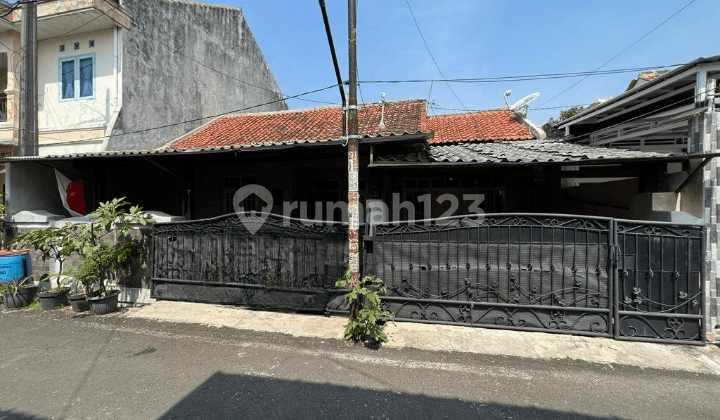 Rumah Unfurnished di Jalan Paseban, Bandung
