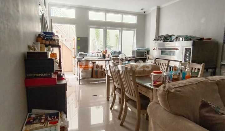 Rumah 2 Lantai Bagus Unfurnished SHM di Cikutra, Bandung