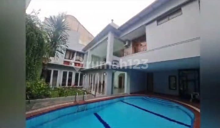 Rumah Mewah Private Pool di Jakarta Selatan Cocok Kedutaan & Kantor | LT 436 M²