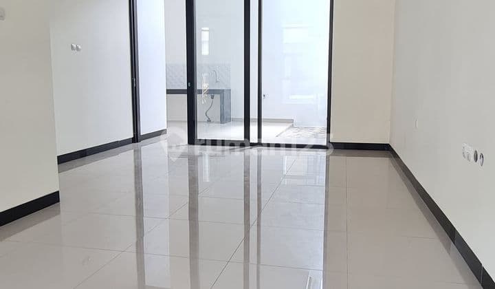 Rumah Bagus Unfurnished SHM Taman Kopo Indah, Bandung